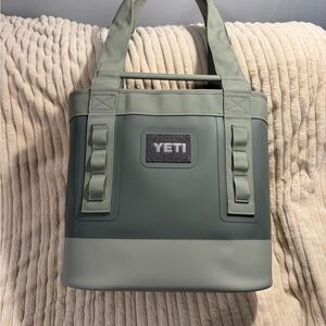 Yeti Camino Carryall 20